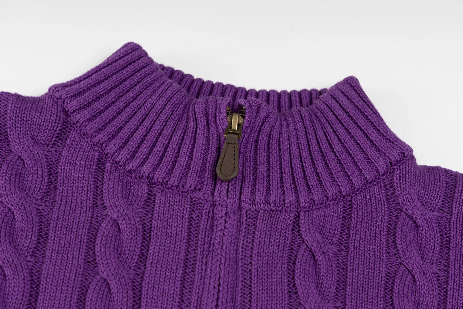 P236 #R92 RALPH LAUREN Ralph Lauren fifteen colors classic small label embroidery logo turtleneck pullover half-zip knitted cable sweater with high-density LOGO embroidery on the chest and original customized tag accessories. Made of pure cotton yarn, pure cotton is skin-friendly and comfortable, small label war horse embroidered twist turtleneck sweater 🐎 high quality, follow the blogger to learn how to wear it! Let’s buy a Ralph Lauren cable sweater. It’s a super hard-to-find series after it became popular. It’s hard to find one on the official website. It’s simple and practical to wear, with a lazy and loose feel. The thickened fabric has more texture, feels soft and delicate, and has a loose fit. Whether worn alone or layered, you can wear different styles of fashion with just one piece!   Size：XS S M L
